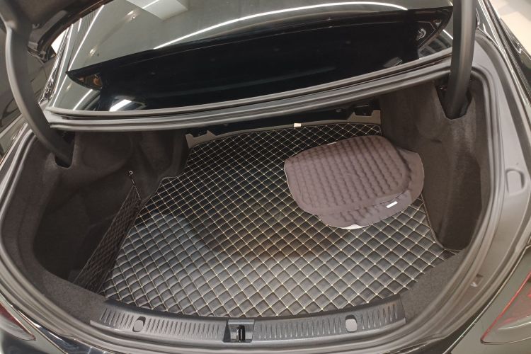 奔驰E级 2020款 改款 E 300 L 时尚型局部细节23