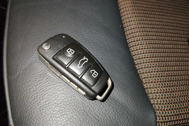 奥迪Q3 2017款 35 TFSI 时尚型中控内饰7001