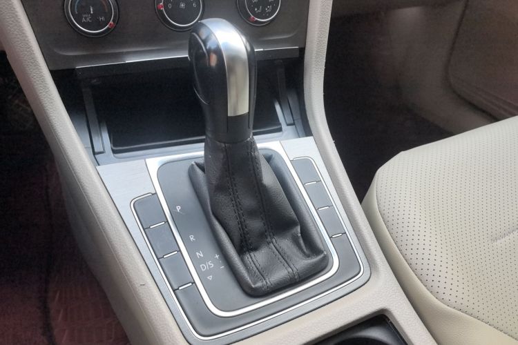 大众 高尔夫 2016款 1.6L 自动舒适型中控内饰18