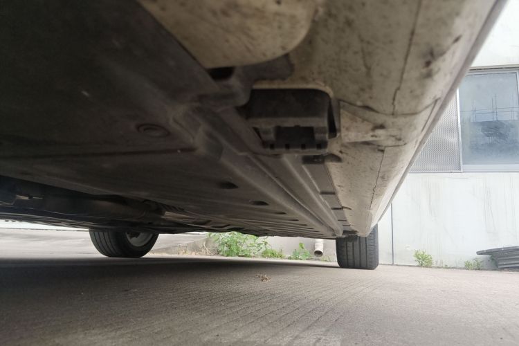 奔驰C级 2020款 C 260 L 运动版局部细节9004