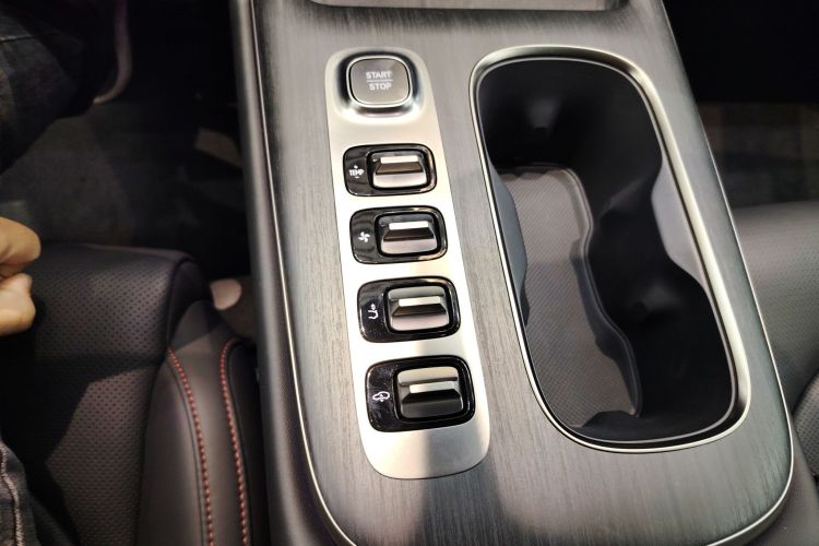 小米汽车 小米SU7 2024款 四驱超长续航高阶智驾Max版中控内饰18