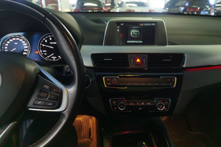 宝马X1 2019款 sDrive20Li 领先型中控内饰16
