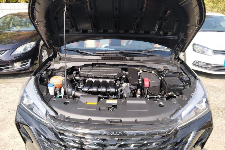 东风风神 奕炫 2023款 1.5L 自动荣耀版机舱底盘24