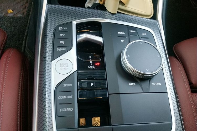 宝马3系 2023款 325Li M运动曜夜套装中控内饰18