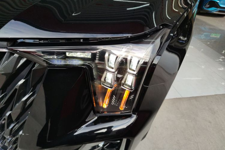 广汽传祺 传祺GS8 2022款 双擎系列 2.0TM 四驱尊贵版 （七座）局部细节36