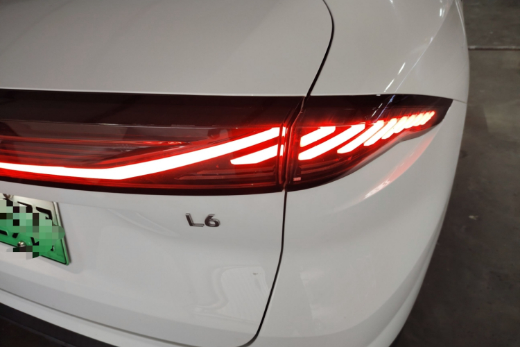 吉利银河 银河L6 2023款 125km 星舰车身外观9