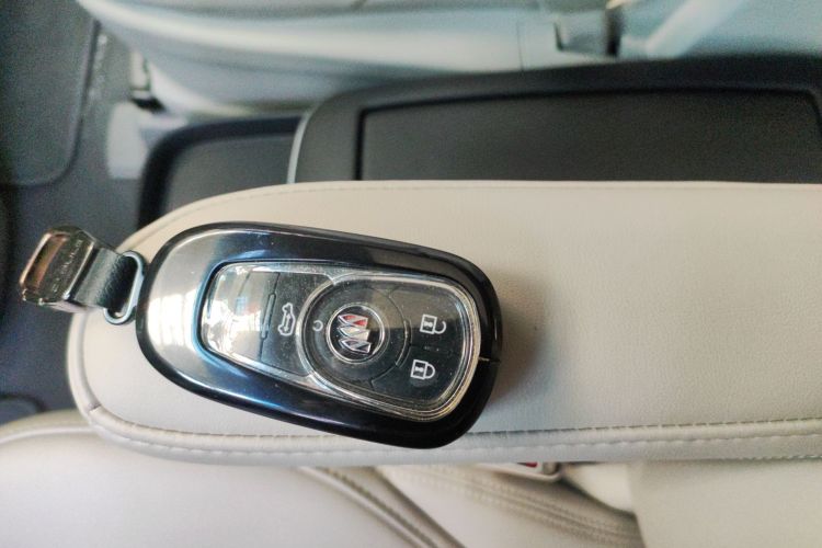 别克GL8 2023款 ES陆尊 舒适型中控内饰11