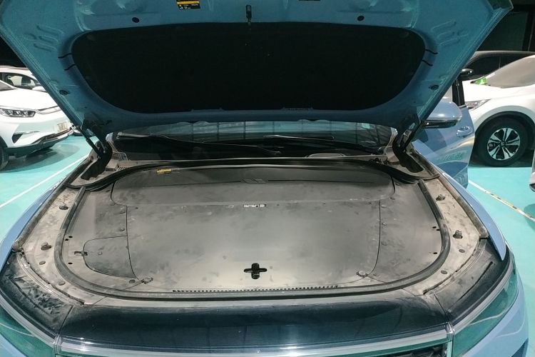 理想汽车 理想ONE 2021款 增程6座版机舱底盘24