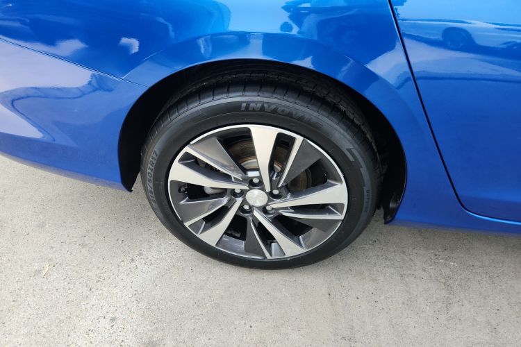 标致408 2019款 350THP 自动豪华版 国V车身外观56