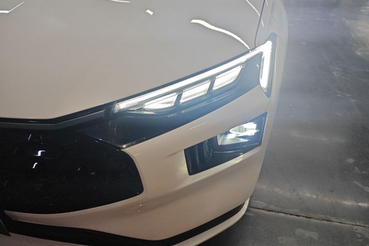 福特 蒙迪欧 2023款 EcoBoost 180 舒雅型局部细节36