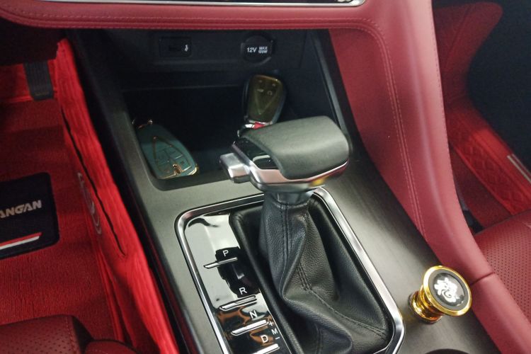 长安CS75 PLUS 2020款 1.5T 自动尊贵型中控内饰18