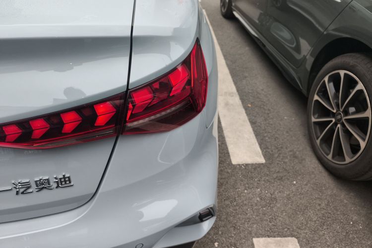 奥迪A3 2025款 A3L Limousine 35TFSI 飞驰尊享型车身外观6006