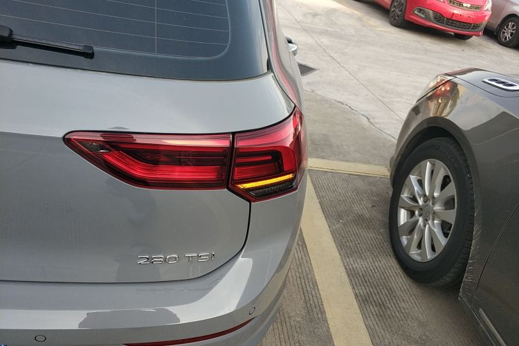 大众 高尔夫 2023款 改款 280TSI DSG Pro车身外观9