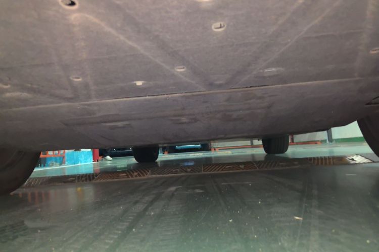 吉利几何C 2020款 甄选续航版 550KM C++局部细节9008