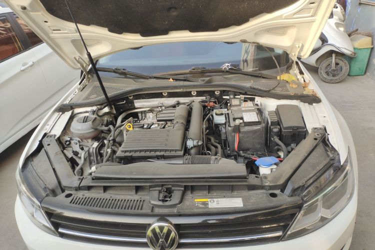 大众 凌渡 2018款 230TSI DSG风尚版机舱底盘24