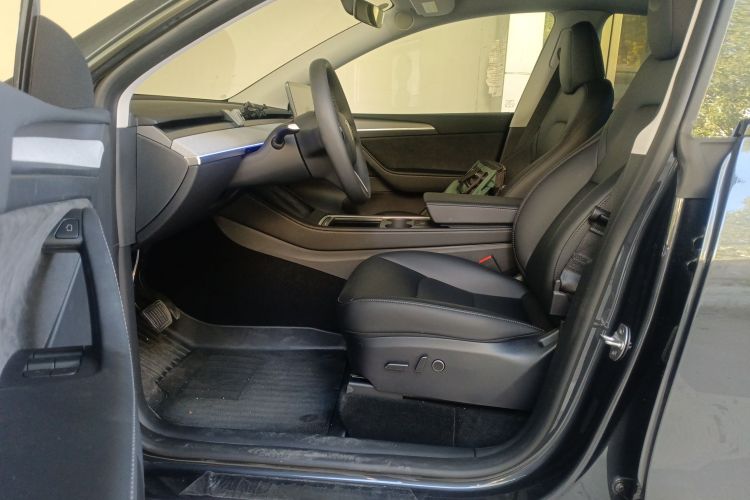 特斯拉 Model Y 2024款 后轮驱动版中控内饰20