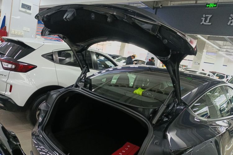 特斯拉 Model 3 2025款 改款 后轮驱动版机舱底盘23