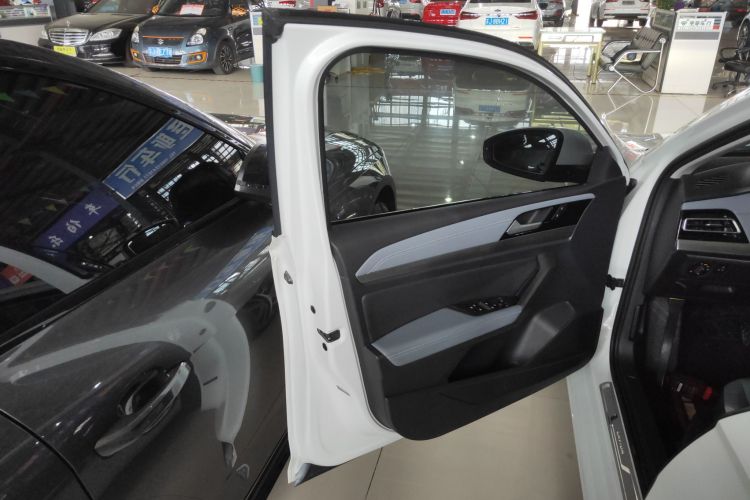 大众 朗逸 2023款 280TSI DSG满逸版中控内饰7007