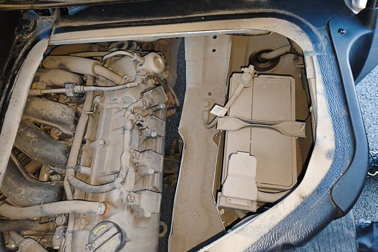 长安凯程 长安睿行M60 2023款 1.5L GDI舒适型客车6/7座局部细节9007