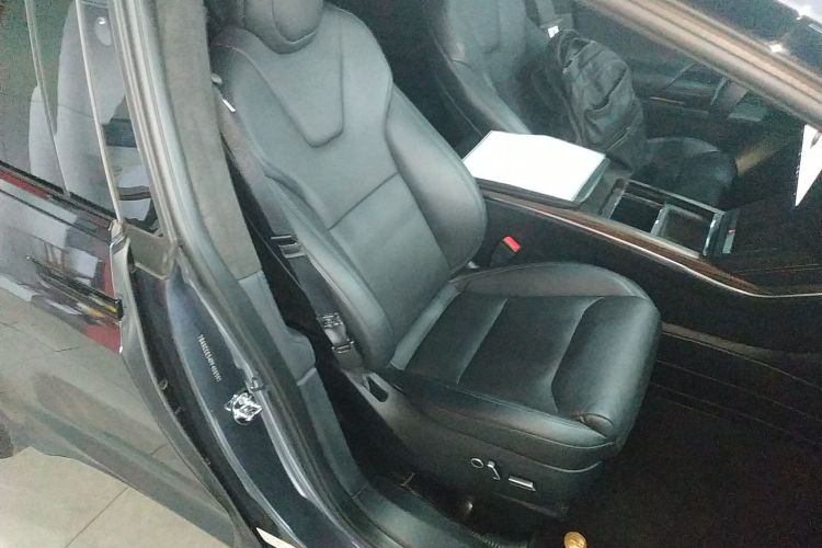 特斯拉 Model X 2023款 双电机全轮驱动版局部细节41