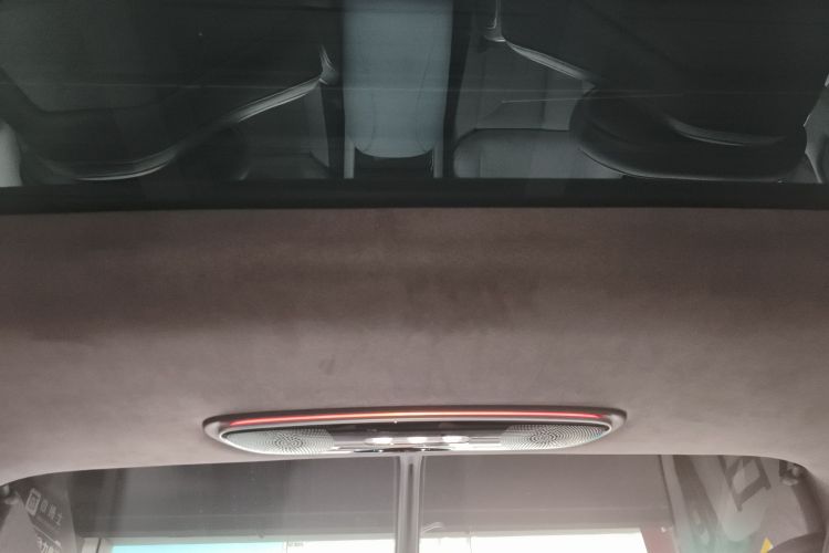 智己汽车 智己LS7 2023款 100kWh Lux后驱版中控内饰22