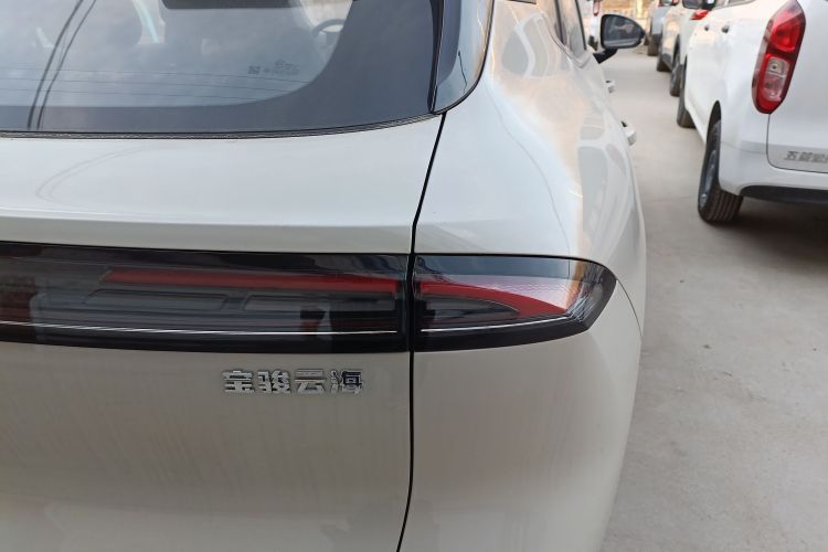 宝骏云海 2024款 600km 纯电版车身外观9