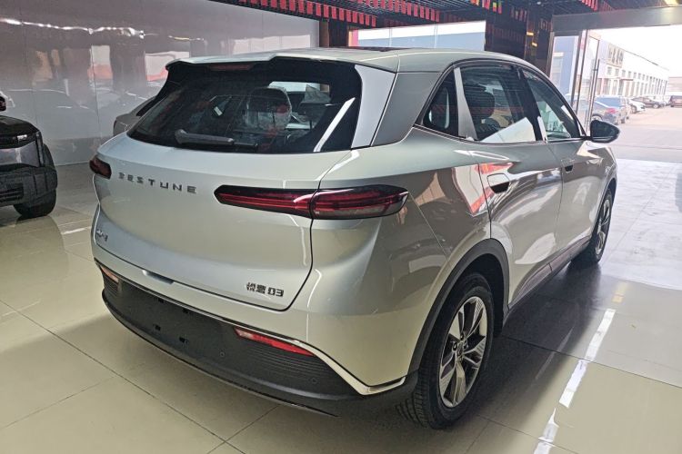 奔腾 悦意03 2025款 565km 乐享版车身外观7