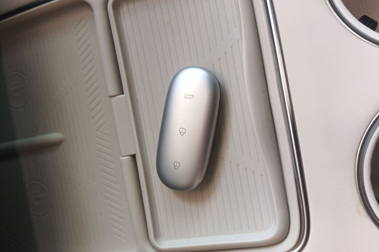 理想汽车 理想L9 2022款 Max中控内饰7001