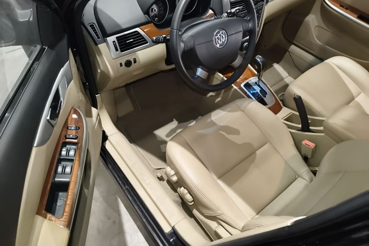 别克 凯越 2013款 1.5L 自动尊享型中控内饰7003