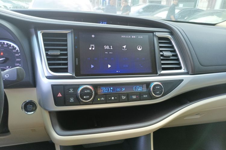 丰田 汉兰达 2021款 2.0T 四驱豪华版 7座中控内饰16