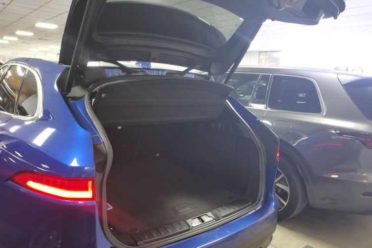 捷豹F-PACE 2018款 2.0T 四驱R-Sport运动版局部细节23