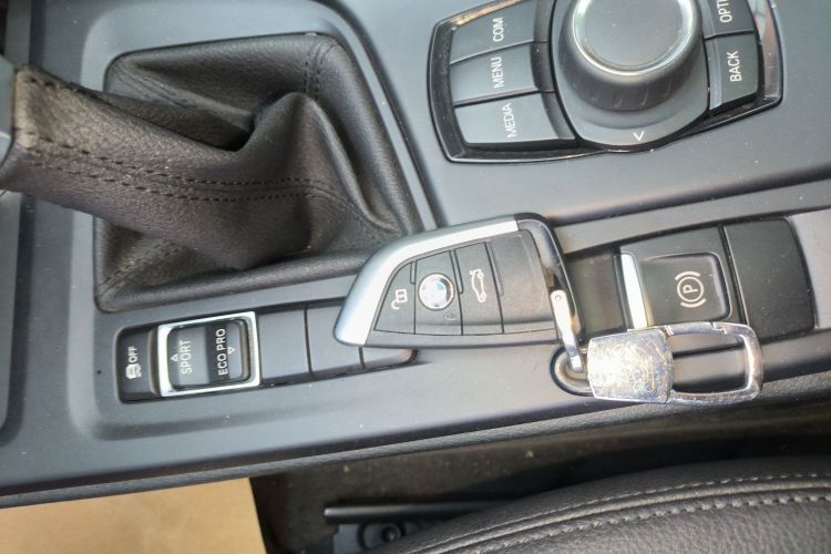 宝马X1 2019款 sDrive20Li 领先型中控内饰11