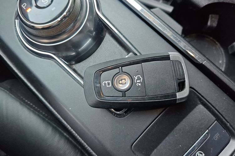 福特 蒙迪欧 2018款 EcoBoost 180 时尚型中控内饰11