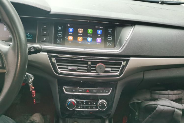 长安凯程 长安欧尚A600 2016款 1.5L 手动豪华型7座中控内饰16
