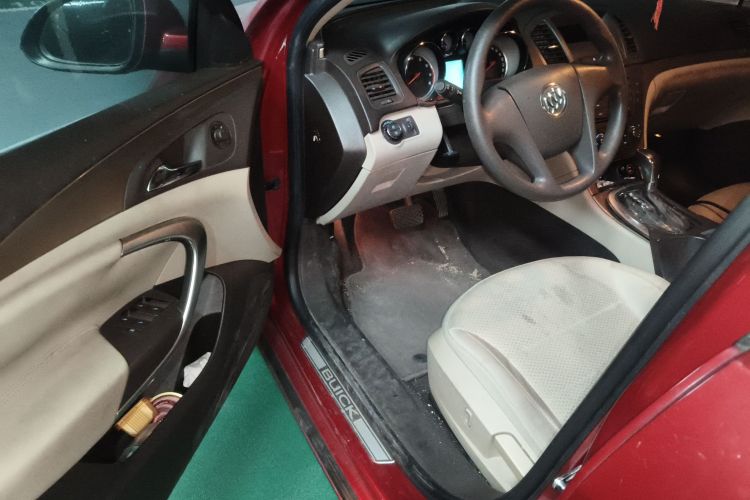 别克 君威 2011款 2.0L 舒适版中控内饰7003