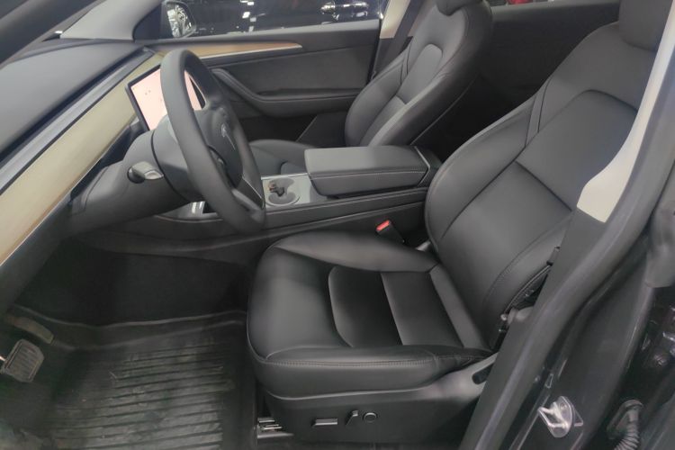 特斯拉 Model Y 2022款 改款 后轮驱动版中控内饰19
