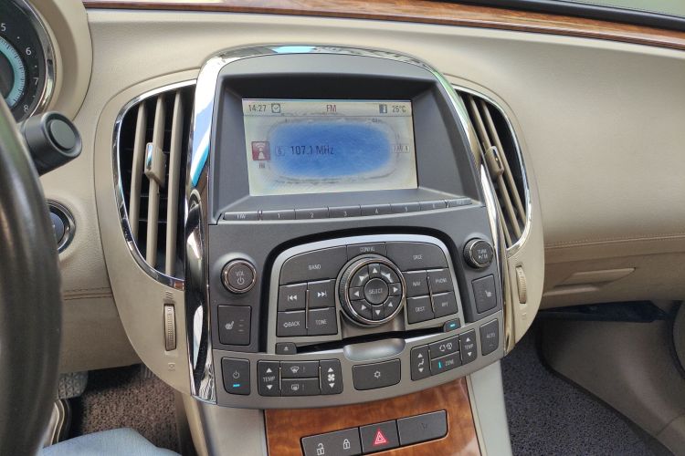 别克 君越 2009款 2.4L豪雅版中控内饰16