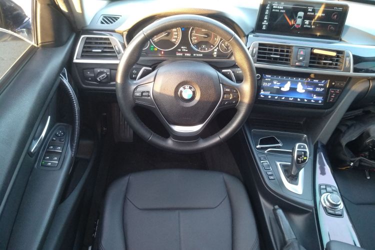 宝马3系 2017款 320Li M运动型局部细节13