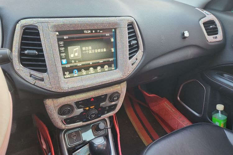 Jeep 指南者 2017款 200T 自动家享版中控内饰16