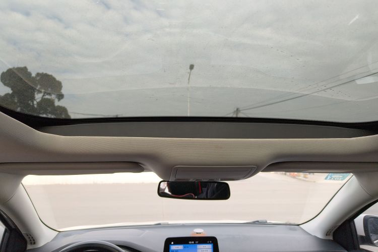 福特 福克斯 2019款 三厢 EcoBoost 180 自动锋潮型局部细节22