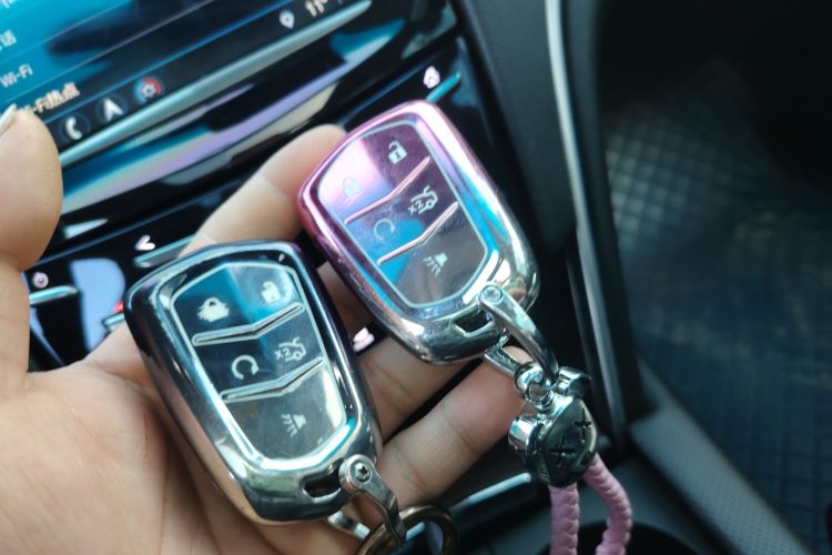 凯迪拉克XTS 2018款 28T 豪华型中控内饰11