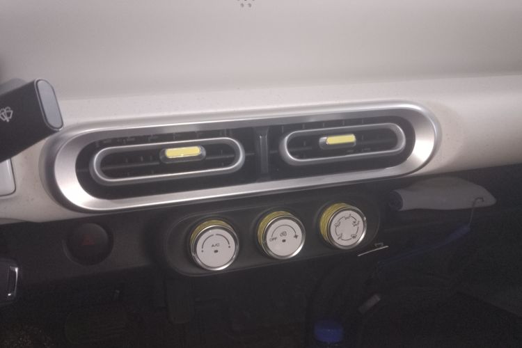 五菱汽车 宏光MINIEV 2024款 第三代 215km 青春版局部细节16