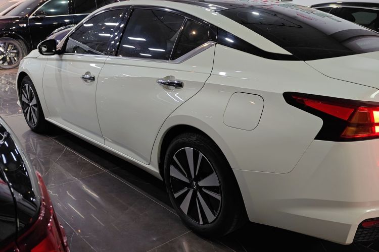 日产 天籁 2021款 2.0T XL 智进版车身外观4