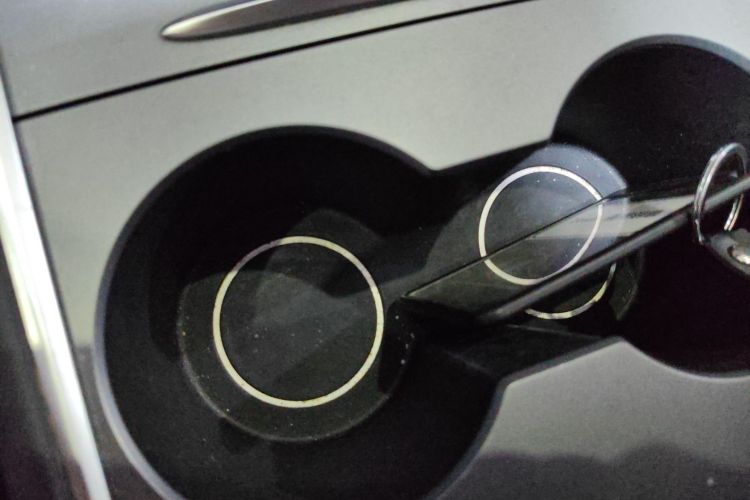 特斯拉 Model 3 2022款 后轮驱动版中控内饰7001