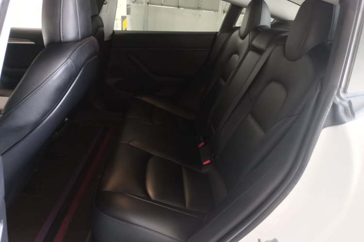 特斯拉 Model 3 2022款 后轮驱动版中控内饰21