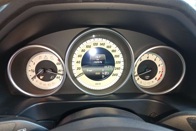 奔驰E级 2015款 改款 E 260 L 运动型中控内饰14