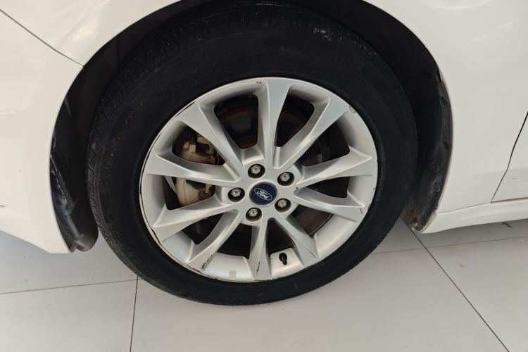 福特 蒙迪欧 2017款 EcoBoost 180 时尚型车身外观6007