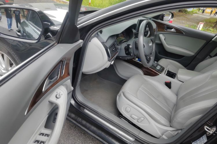 奥迪A6L 2012款 35 FSI 舒适型中控内饰7003