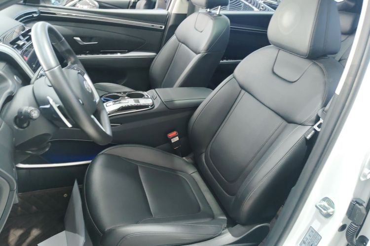 现代 2022款 途胜L 1.5T DCT LUX尊贵版 N Line局部细节19