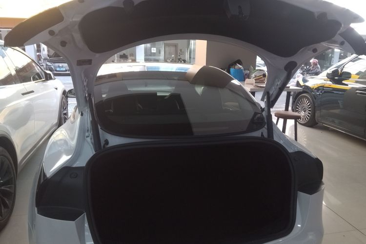 特斯拉 Model 3 2024款 高性能全轮驱动版局部细节23